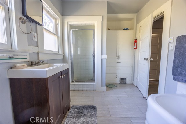 Detail Gallery Image 28 of 48 For 3463 E Kerckhoff, Fresno,  CA 93702 - 4 Beds | 2 Baths