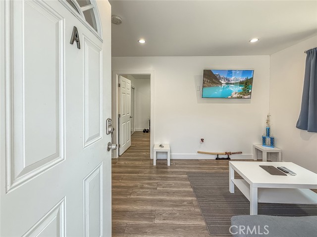 24017 Sylvan Street, Woodland Hills CA: https://media.crmls.org/medias/a1d15076-a0a1-4efd-9c5c-67005dc9f65a.jpg