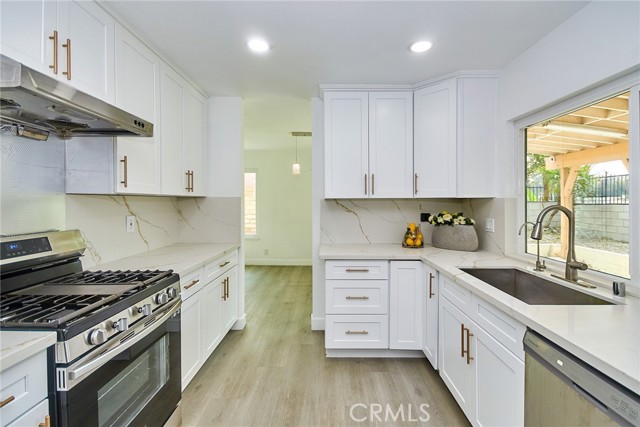 Detail Gallery Image 12 of 37 For 2028 E Lainie St, West Covina,  CA 91792 - 4 Beds | 3 Baths