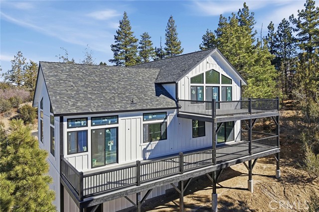 Detail Gallery Image 2 of 4 For 445 Woodcreek, Big Bear City,  CA 92314 - 4 Beds | 3/1 Baths