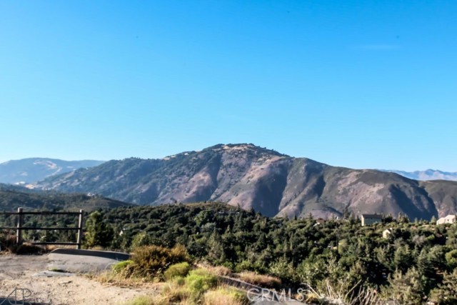 3305 Oakwood Drive, Julian CA: https://media.crmls.org/medias/a1d227b1-e7ac-48f3-b098-155aaa7f9da7.jpg