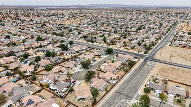 14445 Columbia Court, Adelanto CA: https://media.crmls.org/medias/a1d24e00-2f7b-4327-9db1-aa7fa74e7c09.jpg