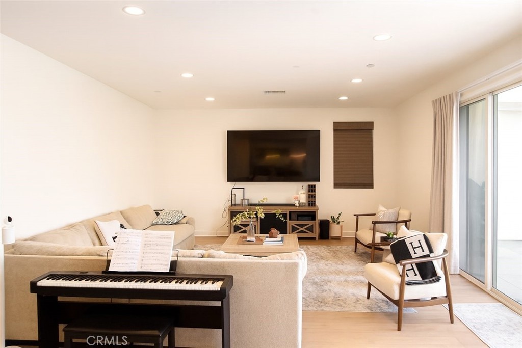 MLS #OC25263372 image #7