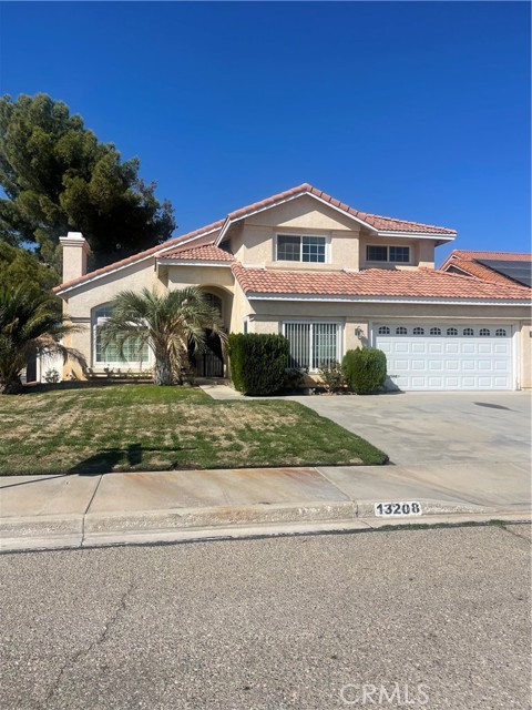 13208 Berkeley Ln, Victorville, CA 92392