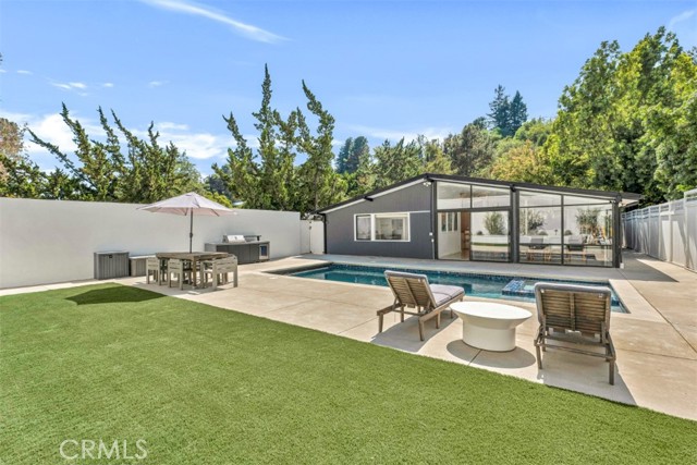 2712 N Beverly Glen Boulevard, Los Angeles CA: https://media.crmls.org/medias/a1d2c047-6d2f-4c72-9428-ddfb539d0703.jpg
