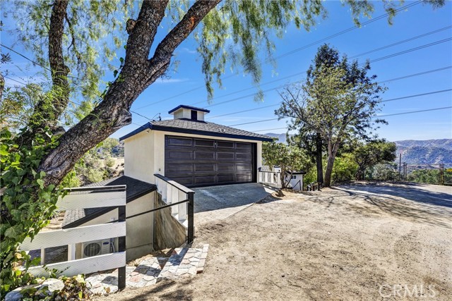 Detail Gallery Image 2 of 37 For 9502 Inspiration Way, Tujunga,  CA 91042 - 3 Beds | 2 Baths