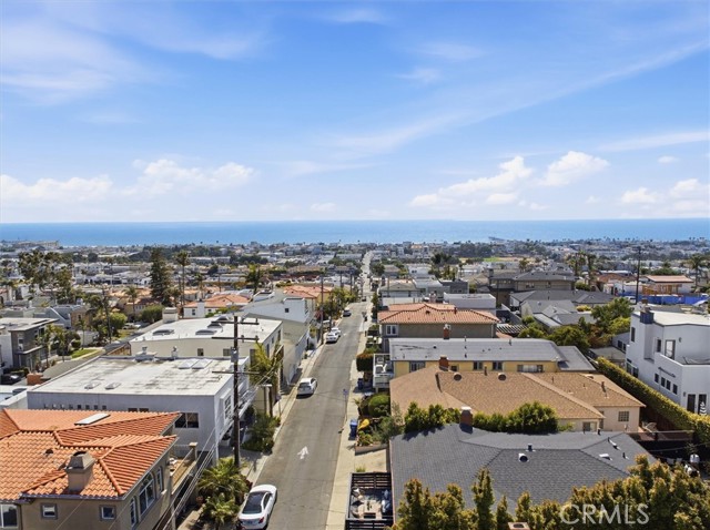 1039 8th Street, Hermosa Beach, California 90254, 2 Bedrooms Bedrooms, 0 ,1 BathroomBathrooms,Residential,For Sale,8th,0,SB26121769