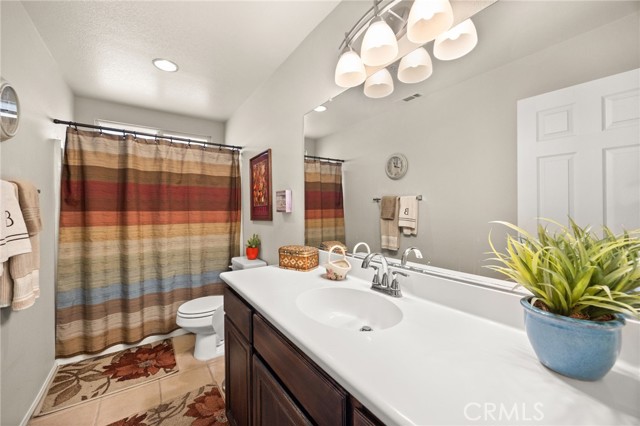 Detail Gallery Image 16 of 21 For 16209 Seminole Way, Fontana,  CA 92336 - 5 Beds | 3/1 Baths