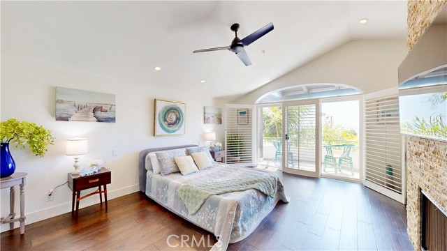 4257 E Ocean Boulevard, Long Beach CA: https://media.crmls.org/medias/a1d544ce-4e80-4b85-856c-1448a1981a29.jpg