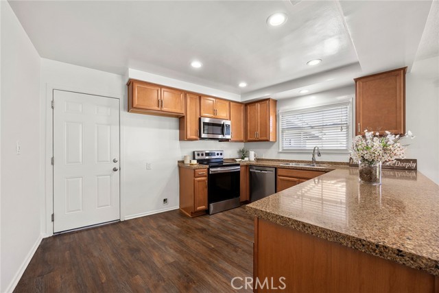 Detail Gallery Image 4 of 26 For 1418 E Wilshire Ave, Fullerton,  CA 92831 - 3 Beds | 2 Baths