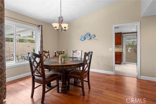 Detail Gallery Image 17 of 56 For 17701 Rainglen Ln, Huntington Beach,  CA 92649 - 3 Beds | 2 Baths