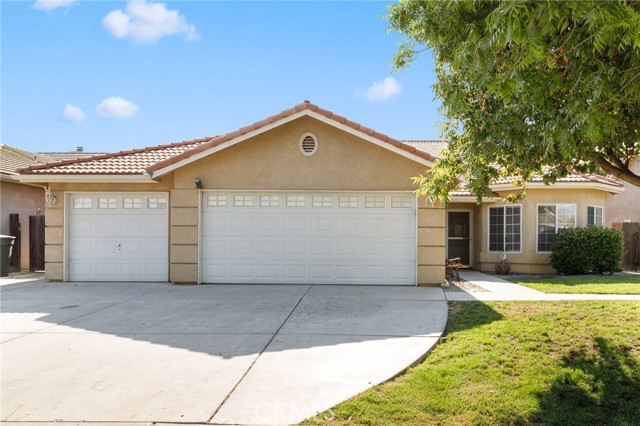 525 Mallard Avenue, Lemoore CA: https://media.crmls.org/medias/a1d5f1df-e013-4dd6-94e5-98fd92b1e0b3.jpg