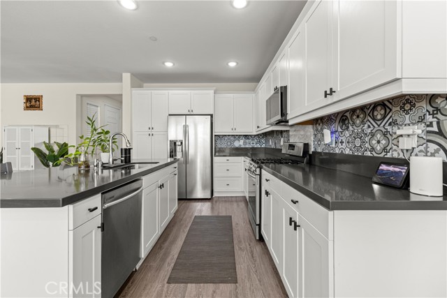 Detail Gallery Image 4 of 54 For 4961 S Monarch Pl, Ontario,  CA 91762 - 4 Beds | 3 Baths