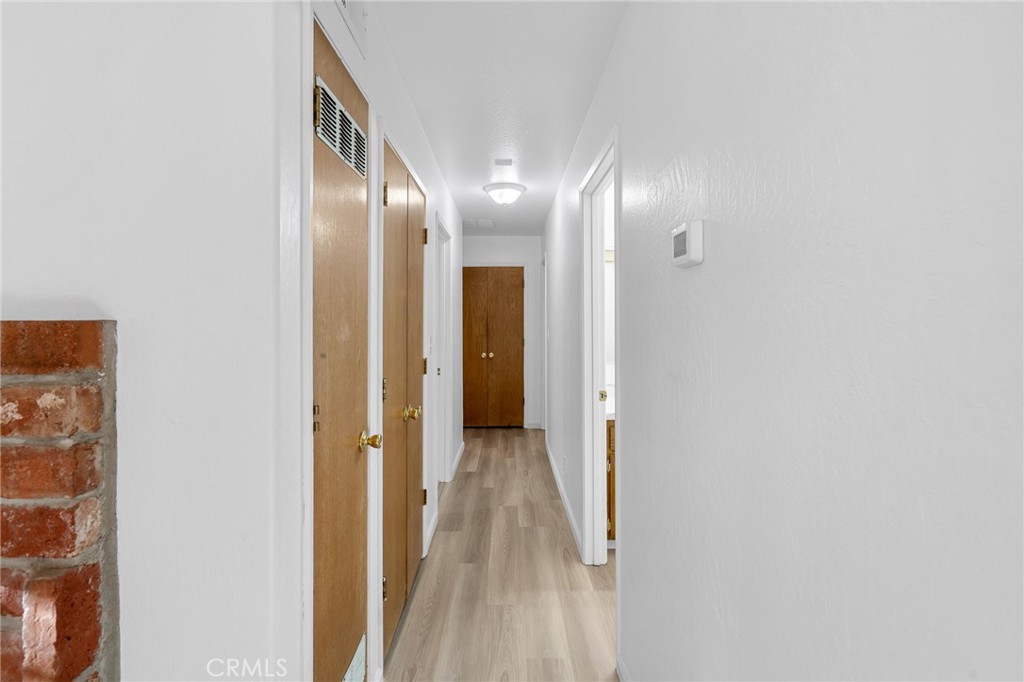 https://media.crmls.org/medias/a1d692e6-a57d-48b0-8861-599a8032b1ca.jpg?preset=X-Large