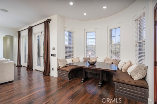 24816 Los Altos Drive, Valencia CA: https://media.crmls.org/medias/a1d69f86-352e-4957-bfe2-f34fe3fb41f5.jpg