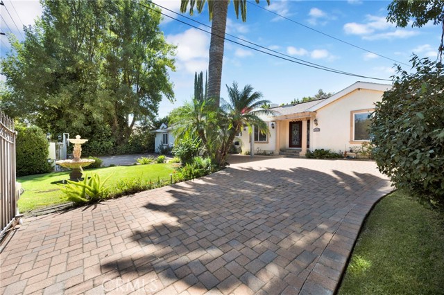 18930 Wells Drive, Tarzana CA: https://media.crmls.org/medias/a1d6bb5e-0ff8-4964-979c-c59222e2a683.jpg