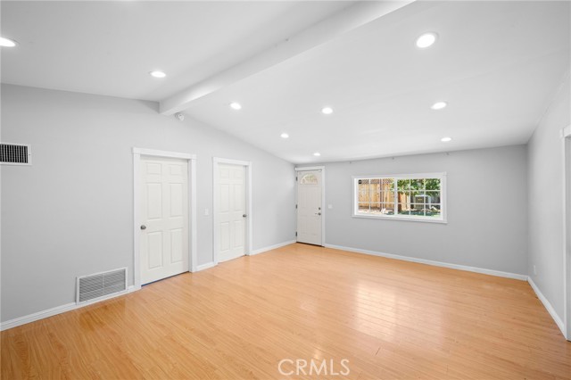 Detail Gallery Image 4 of 19 For 10617 Wilsey Ave, Tujunga,  CA 91042 - 3 Beds | 2 Baths