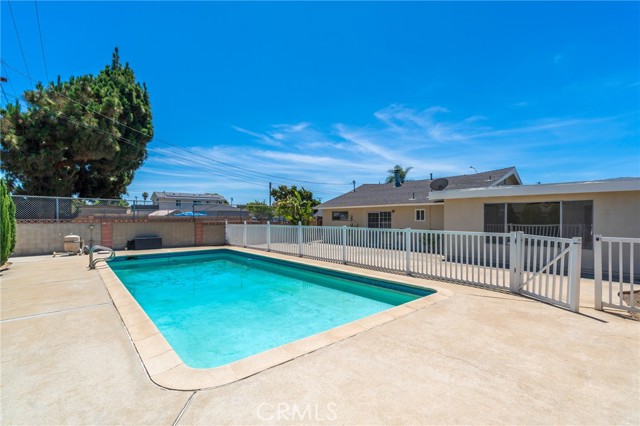 Detail Gallery Image 34 of 37 For 2127 W Sunrise Ave, Anaheim,  CA 92801 - 3 Beds | 1/1 Baths