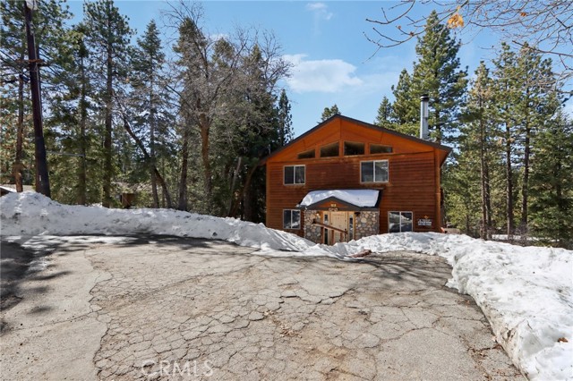 Detail Gallery Image 4 of 43 For 788 Silver Tip, Big Bear Lake,  CA 92315 - 3 Beds | 3 Baths