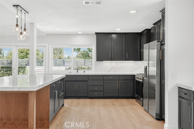 Detail Gallery Image 6 of 28 For 2257 Glastonbury, Westlake Village,  CA 91361 - 4 Beds | 2 Baths