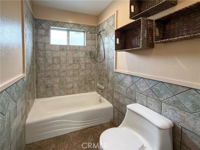 Detail Gallery Image 39 of 46 For 7090 N Atlantic Pl, Long Beach,  CA 90805 - 4 Beds | 2 Baths