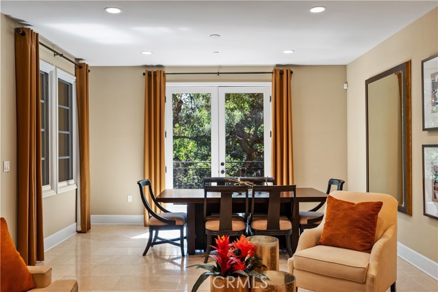 Detail Gallery Image 16 of 42 For 23500 Park Sorrento #D24,  Calabasas,  CA 91302 - 3 Beds | 3/1 Baths