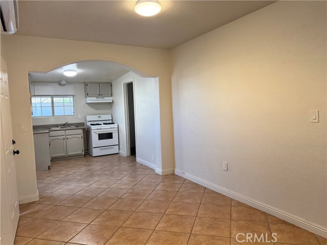 Detail Gallery Image 8 of 11 For 7757 Boxwood Ave, Fontana,  CA 92336 - 1 Beds | 1 Baths