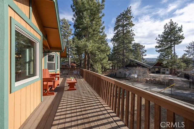 39607 Forest Road, Big Bear Lake CA: https://media.crmls.org/medias/a1d9e8e6-139e-4e26-a2ce-49b23cbb891f.jpg