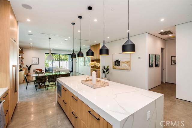 Detail Gallery Image 14 of 47 For 4734 Tobias Ave, Sherman Oaks,  CA 91403 - 4 Beds | 4/1 Baths