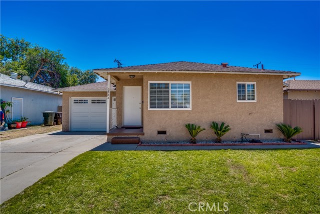 2304 W Flower Avenue, Fullerton CA: https://media.crmls.org/medias/a1da2c57-8b41-4614-ae2d-d5c878fb314a.jpg