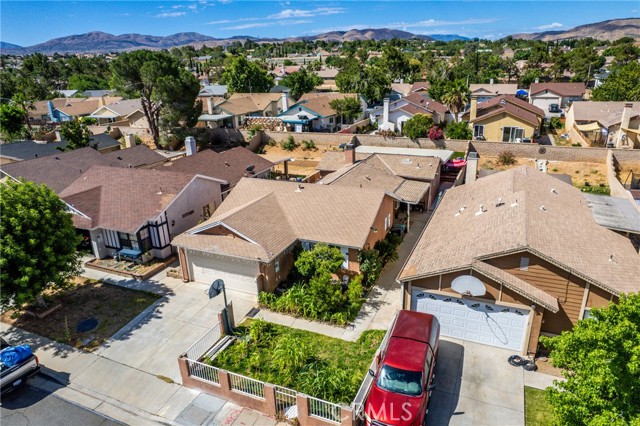 Detail Gallery Image 1 of 23 For 2810 Juniper Dr, Palmdale,  CA 93550 - 3 Beds | 3 Baths