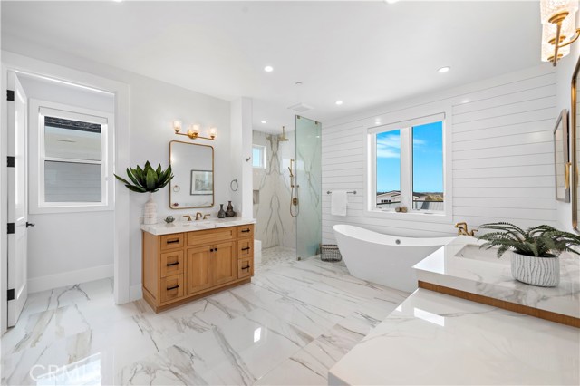 Detail Gallery Image 27 of 40 For 2507 Alta Vista Dr, Newport Beach,  CA 92660 - 5 Beds | 4/1 Baths