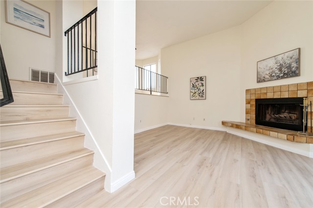 2038 S Bon View Avenue, Ontario CA: https://media.crmls.org/medias/a1db4105-f968-473e-aa92-931272693747.jpg