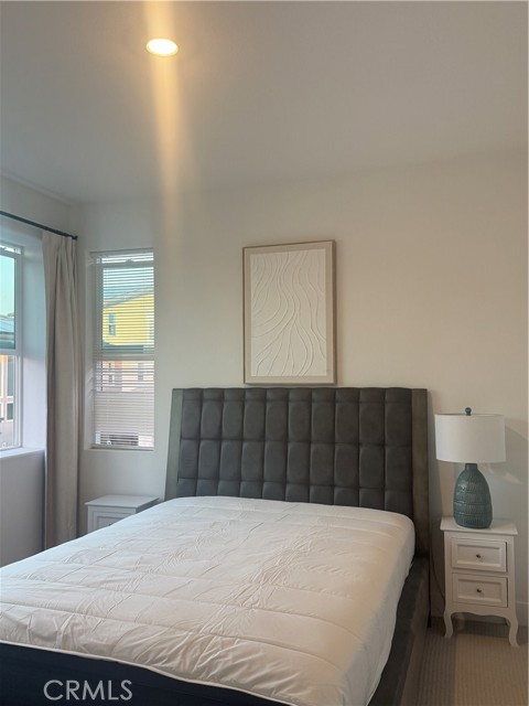 Detail Gallery Image 6 of 9 For 422 Clipper, Irvine,  CA 92618 - 5 Beds | 4/2 Baths