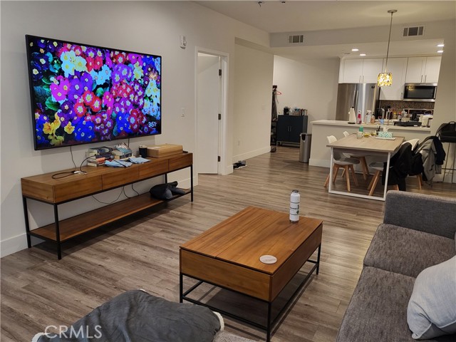 Detail Gallery Image 11 of 28 For 1101 S Harvard Bld #209,  Los Angeles,  CA 90006 - 2 Beds | 2 Baths