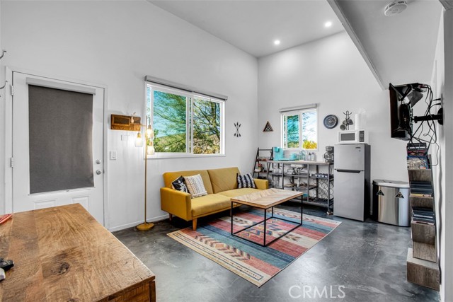 59427 La Crescenta Drive, Yucca Valley CA: https://media.crmls.org/medias/a1dbe8f6-0947-4358-9ad9-f105b323981e.jpg