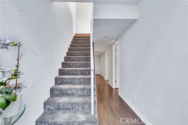 Detail Gallery Image 17 of 40 For 114 S Prospect #6,  Redondo Beach,  CA 90277 - 3 Beds | 2/1 Baths