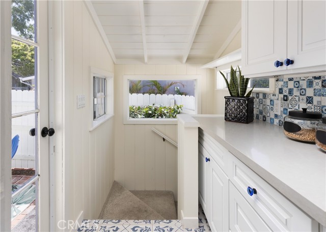 425 Monterey Drive, Laguna Beach CA: https://media.crmls.org/medias/a1debcc2-6d42-4552-9039-c5ca992f357f.jpg