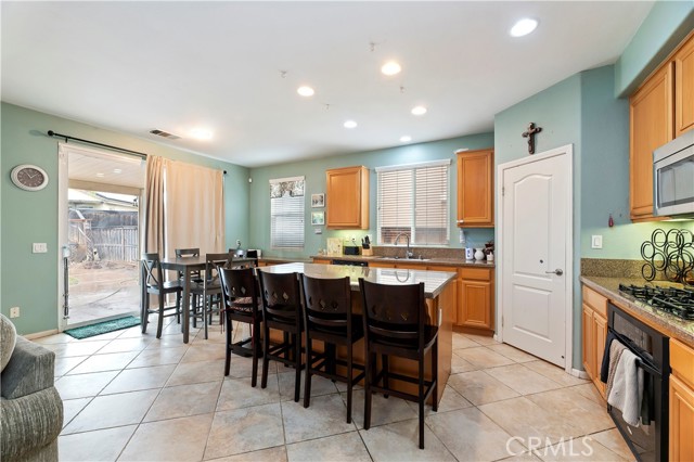 Detail Gallery Image 6 of 35 For 29918 Tierra Shores, Menifee,  CA 92584 - 4 Beds | 3/1 Baths