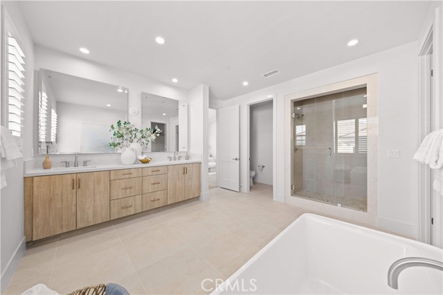 Detail Gallery Image 26 of 46 For 112 Oakstone, Irvine,  CA 92618 - 4 Beds | 3 Baths