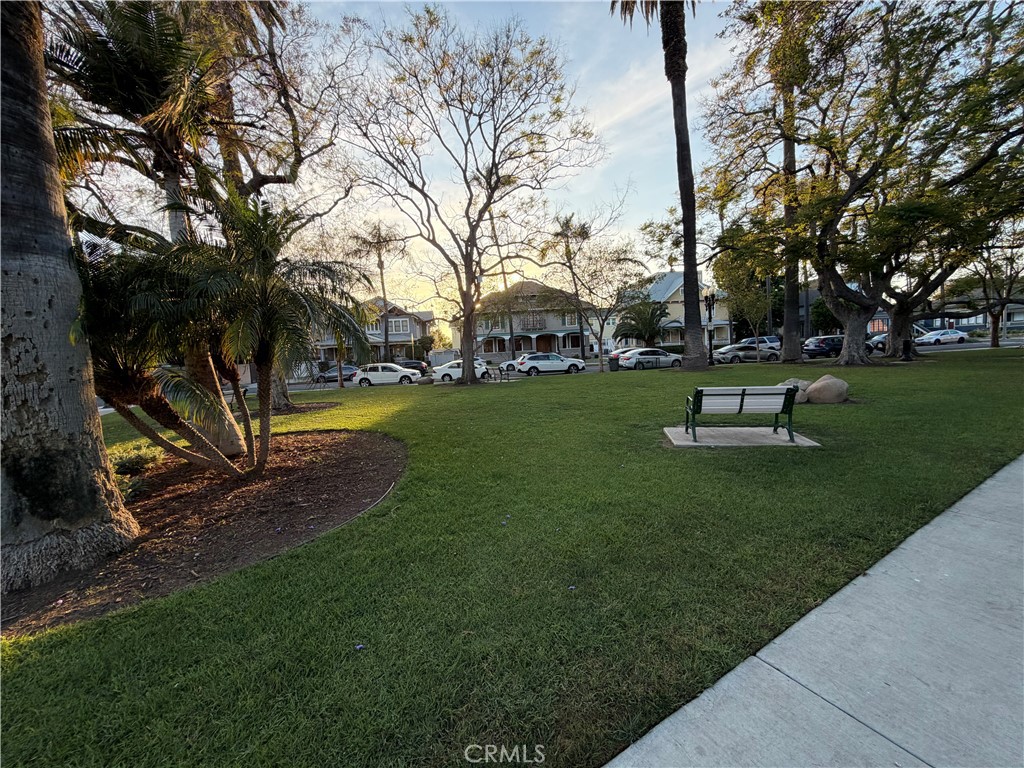 https://media.crmls.org/medias/a1e08fc1-8cc9-4ea5-87b5-a11fe43a447f.jpg?preset=X-Large