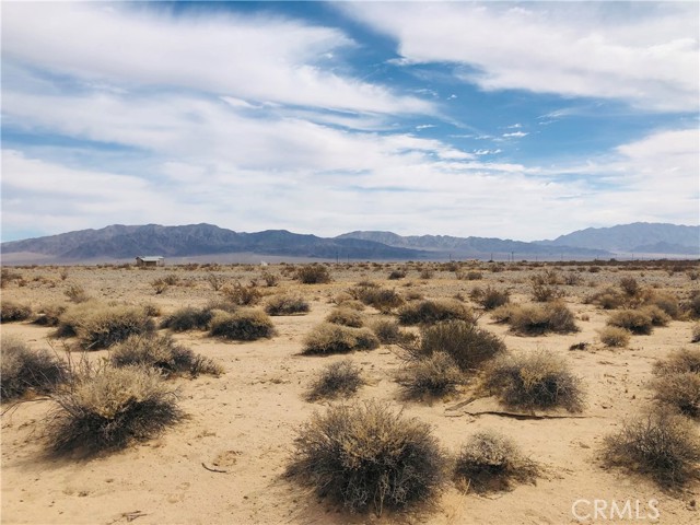 Detail Gallery Image 5 of 15 For 5 Raymond Dr, Twentynine Palms,  CA 92277 - – Beds | – Baths