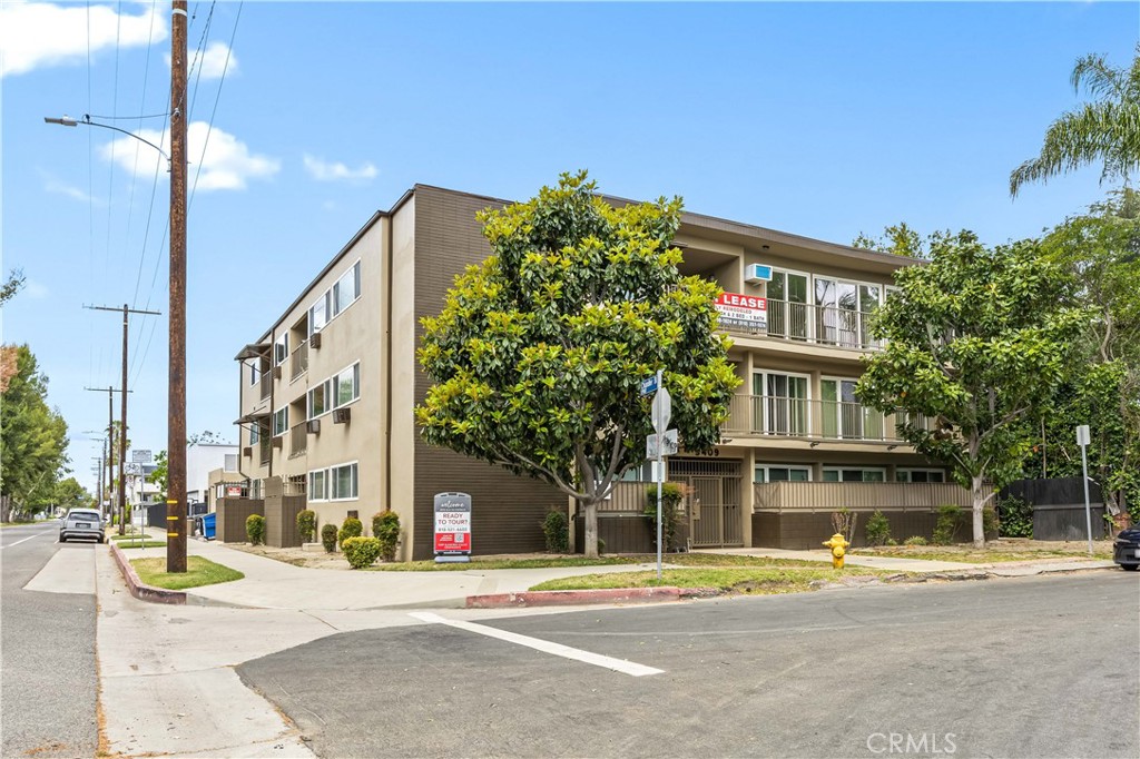 5409 RADFORD Avenue #7
