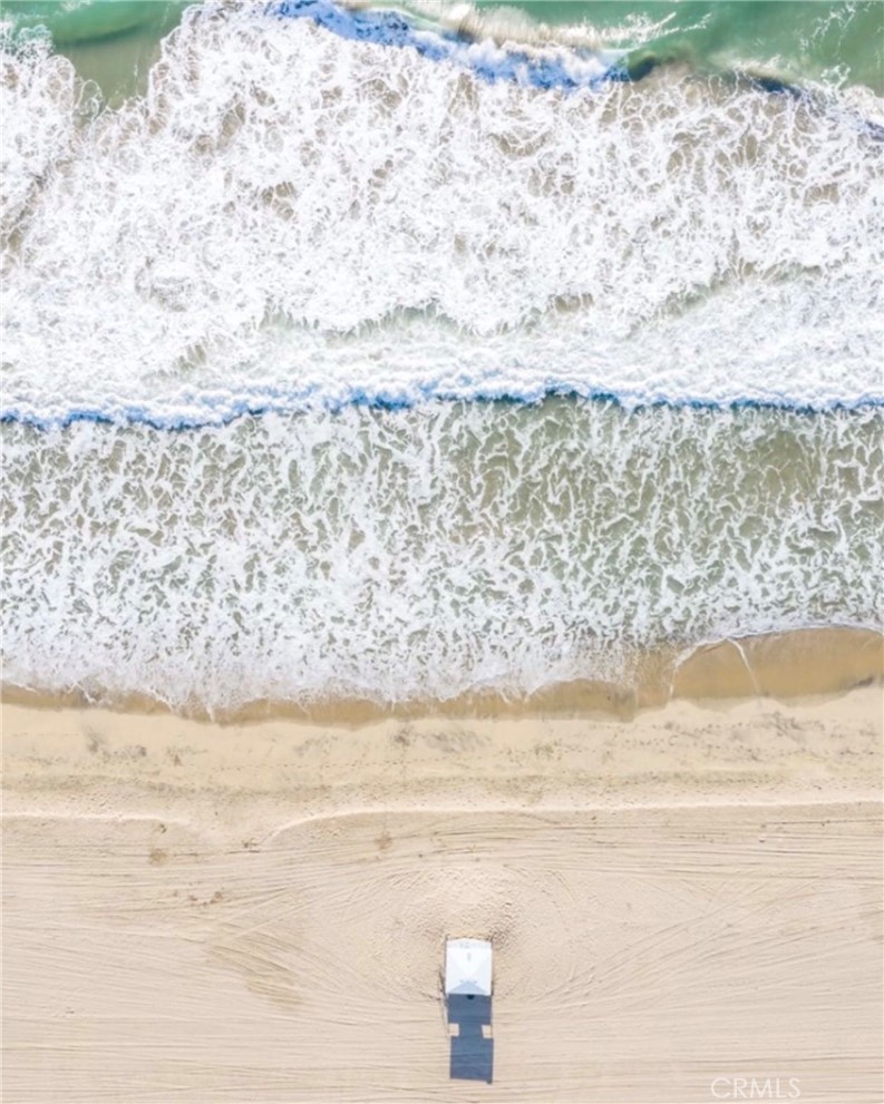https://media.crmls.org/medias/a1e19a50-9a00-4423-b0af-61a83e159690.jpg?preset=X-Large
