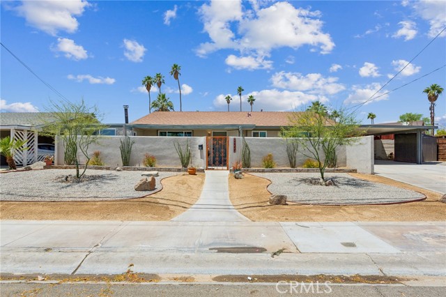 42985 Warner Trail, Palm Desert CA: https://media.crmls.org/medias/a1e1a5b5-6c6d-407e-b8a3-c81ba8ac98ac.jpg