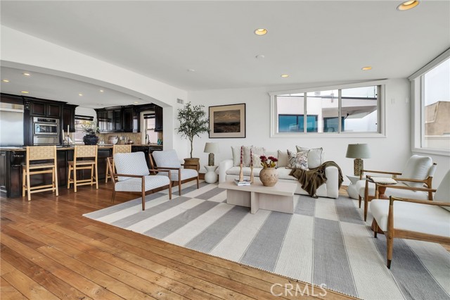 1105 Manhattan, Hermosa Beach, California 90254, 4 Bedrooms Bedrooms, 0 ,2 BathroomsBathrooms,Residential,For Sale,Manhattan,0,PV26150388