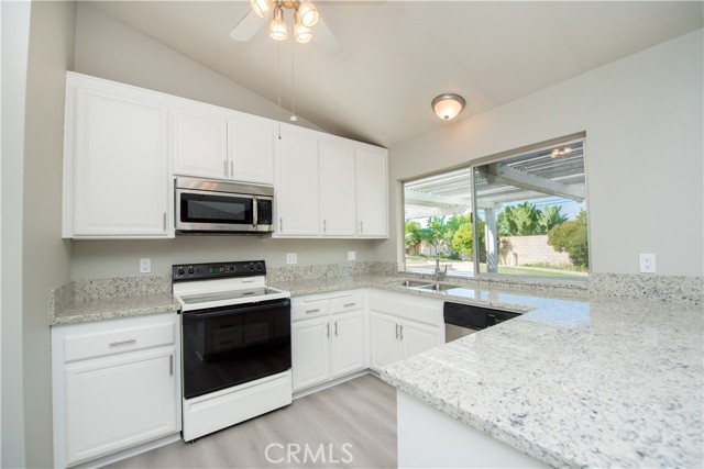 Detail Gallery Image 13 of 45 For 4465 Mimosa Dr, Yorba Linda,  CA 92886 - 3 Beds | 2 Baths