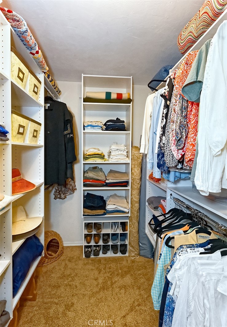 https://media.crmls.org/medias/a1e2e7fd-7802-49ee-8bfd-d197699d1315.jpg?preset=X-Large