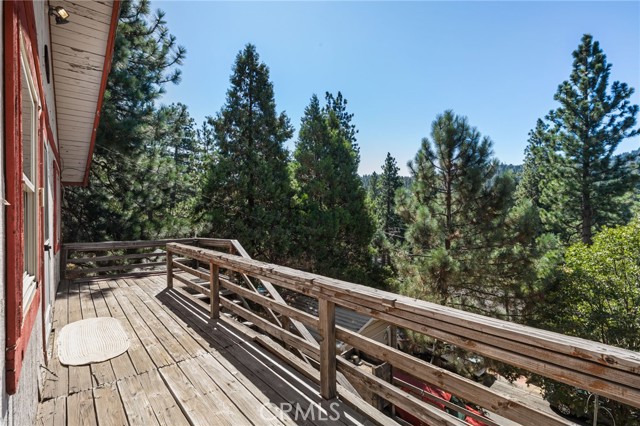 Detail Gallery Image 4 of 19 For 23034 Cedar Way, Crestline,  CA 92325 - 3 Beds | 1 Baths