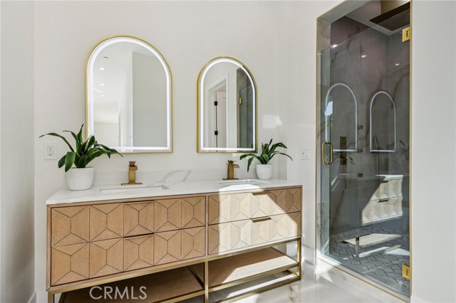 Detail Gallery Image 38 of 75 For 10511 Mary Bell Ave, Shadow Hills,  CA 91040 - 5 Beds | 5/1 Baths